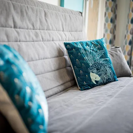 Le Bleu Turquoise Apartment