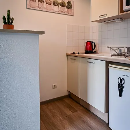 Le Bleu Turquoise Apartment